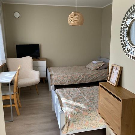 Ohtu Poik 4 City Center Apartment Parnu Bagian luar foto
